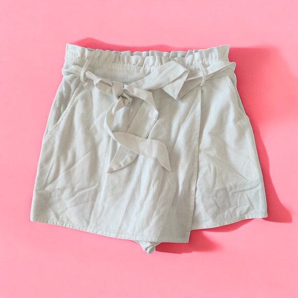 IRIS High Waist White Tie Waist Shorts Size Small - Picture 1 of 6